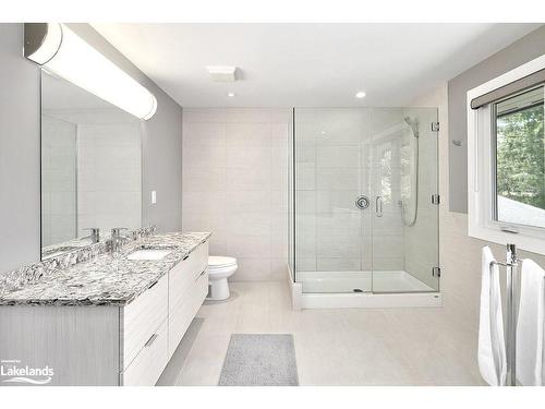 515 4Th Avenue W, Owen Sound, ON - Indoor Photo Showing Bathroom