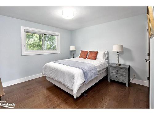 515 4Th Avenue W, Owen Sound, ON - Indoor Photo Showing Bedroom