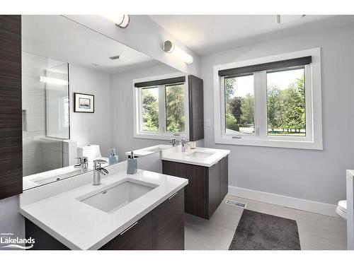 515 4Th Avenue W, Owen Sound, ON - Indoor Photo Showing Bathroom