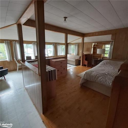 1-1051 Wigwam Lodge Road, Gravenhurst, ON - Indoor Photo Showing Bedroom