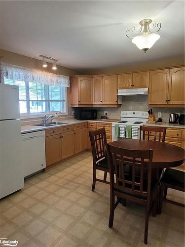 74 Pennsylvania Avenue, Wasaga Beach, ON - Indoor Photo Showing Kitchen With Double Sink