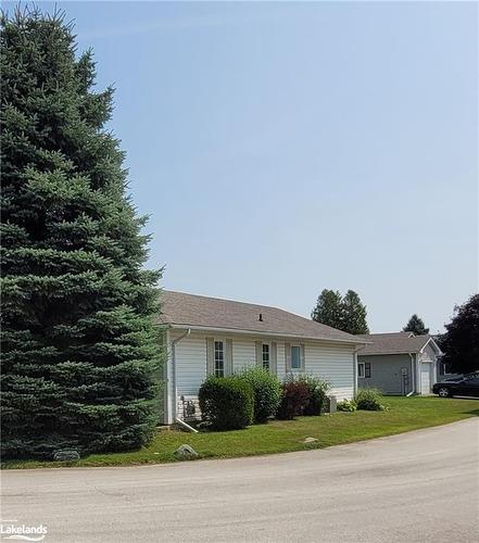 74 Pennsylvania Avenue, Wasaga Beach, ON - Outdoor With Facade