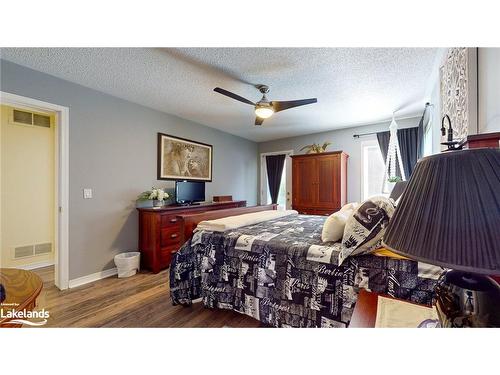 69 St James Place, Wasaga Beach, ON - Indoor Photo Showing Bedroom