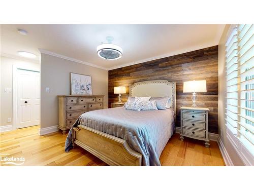 173 Greenway Drive, Wasaga Beach, ON - Indoor Photo Showing Bedroom