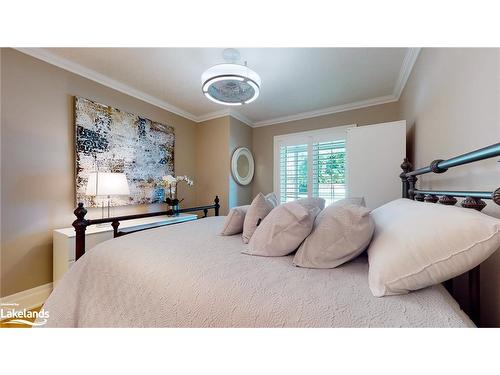 173 Greenway Drive, Wasaga Beach, ON - Indoor Photo Showing Bedroom