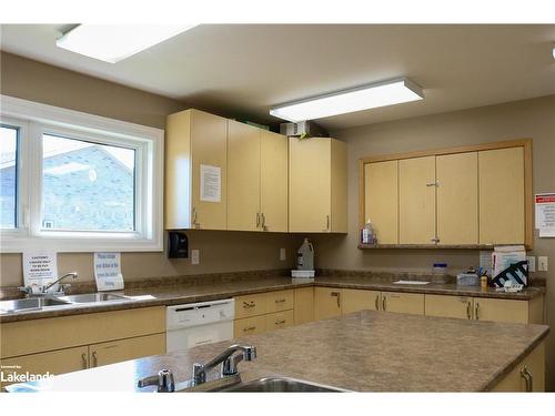 173 Greenway Drive, Wasaga Beach, ON - Indoor Photo Showing Kitchen With Double Sink