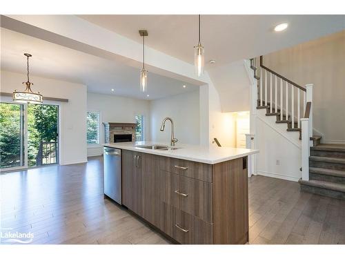 123 Conservation Way, Collingwood, ON - Indoor Photo Showing Kitchen With Double Sink