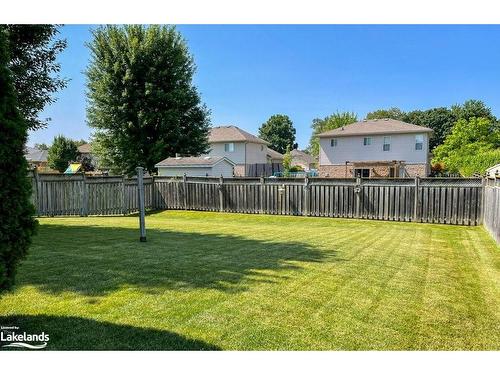 238 17Th Avenue, Hanover, ON - Outdoor With Backyard