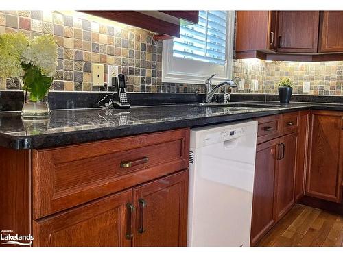 238 17Th Avenue, Hanover, ON - Indoor Photo Showing Kitchen