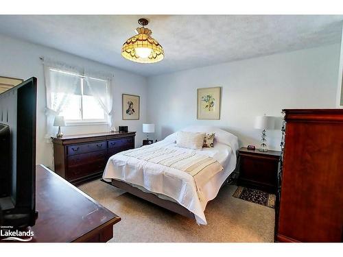 238 17Th Avenue, Hanover, ON - Indoor Photo Showing Bedroom