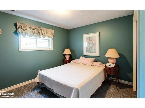 238 17Th Avenue, Hanover, ON - Indoor Photo Showing Bedroom