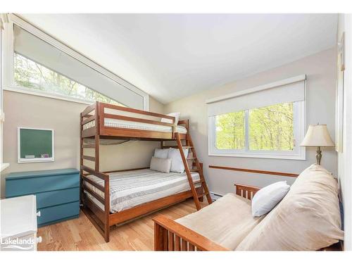 223 Woodland Drive, Huntsville, ON - Indoor Photo Showing Bedroom