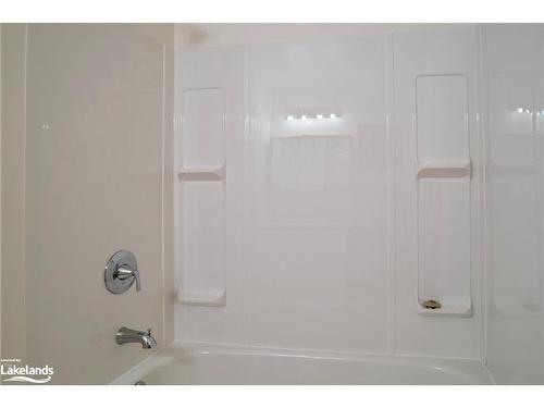 15 Pinecone Drive, Bracebridge, ON - Indoor Photo Showing Bathroom