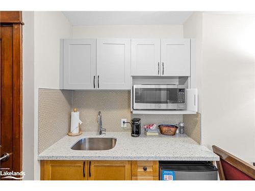 319/321-152 Jozo Weider Boulevard, The Blue Mountains, ON - Indoor Photo Showing Kitchen