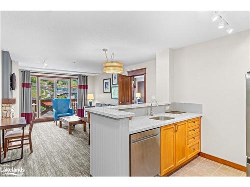 319/321-152 Jozo Weider Boulevard, The Blue Mountains, ON - Indoor Photo Showing Kitchen