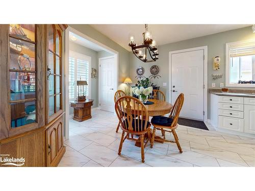 16 Kentucky Avenue, Wasaga Beach, ON - Indoor Photo Showing Dining Room