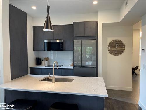 107-12 Beausoleil Lane, The Blue Mountains, ON - Indoor Photo Showing Kitchen With Upgraded Kitchen