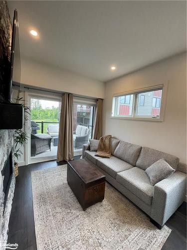 107-12 Beausoleil Lane, The Blue Mountains, ON - Indoor Photo Showing Living Room