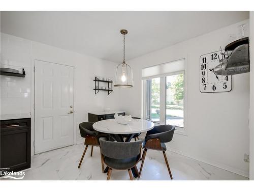 82 Pine Ridge Gate, Gravenhurst, ON - Indoor Photo Showing Dining Room