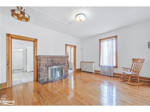 344 Midland Avenue, Midland, ON - Indoor Photo Showing Living Room With Fireplace