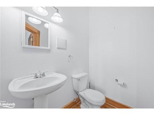 344 Midland Avenue, Midland, ON - Indoor Photo Showing Bathroom