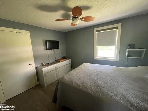 1642 Winhara Road, Gravenhurst, ON - Indoor Photo Showing Bedroom