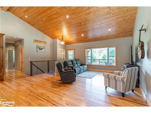 2538 Gelert Road, Haliburton, ON - Indoor