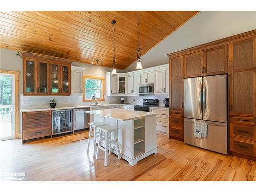 2538 Gelert Road, Haliburton, ON - Indoor Photo Showing Kitchen