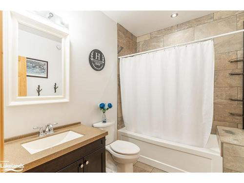 2538 Gelert Road, Haliburton, ON - Indoor Photo Showing Bathroom