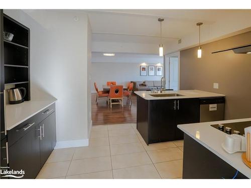 6101-6103-9 Harbour Street, Collingwood, ON - Indoor Photo Showing Kitchen