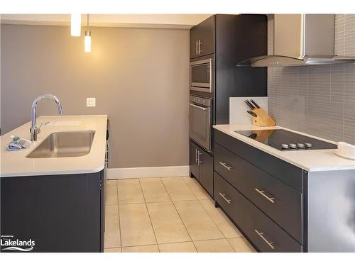 6101-6103-9 Harbour Street, Collingwood, ON - Indoor Photo Showing Kitchen