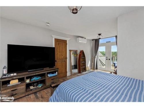 15 Gordon Point Lane, Seguin, ON - Indoor Photo Showing Bedroom