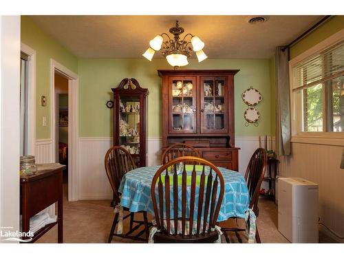 150 Lofty Pines Crescent, Gravenhurst, ON - Indoor Photo Showing Dining Room