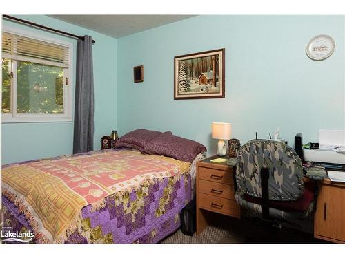 150 Lofty Pines Crescent, Gravenhurst, ON - Indoor Photo Showing Bedroom