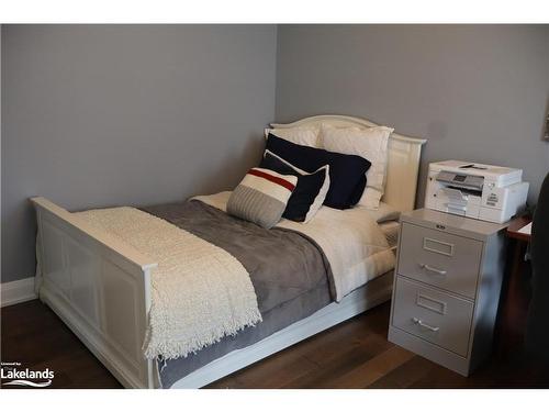 47 Gateway Drive, Gravenhurst, ON - Indoor Photo Showing Bedroom