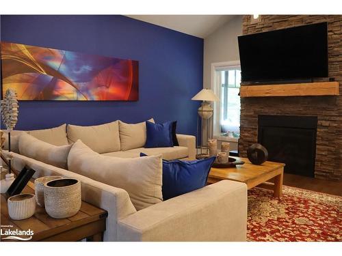 47 Gateway Drive, Gravenhurst, ON - Indoor Photo Showing Living Room With Fireplace