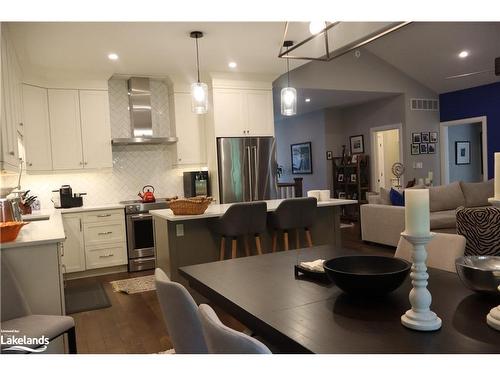 47 Gateway Drive, Gravenhurst, ON - Indoor Photo Showing Kitchen With Upgraded Kitchen