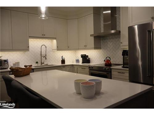 47 Gateway Drive, Gravenhurst, ON - Indoor Photo Showing Kitchen With Upgraded Kitchen