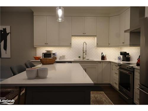 47 Gateway Drive, Gravenhurst, ON - Indoor Photo Showing Kitchen With Upgraded Kitchen