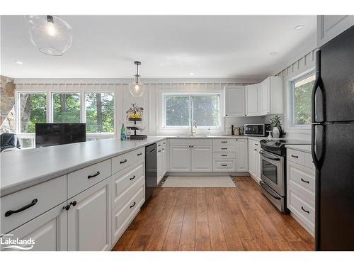 285 Mica Mine Road, Huntsville, ON - Indoor Photo Showing Kitchen