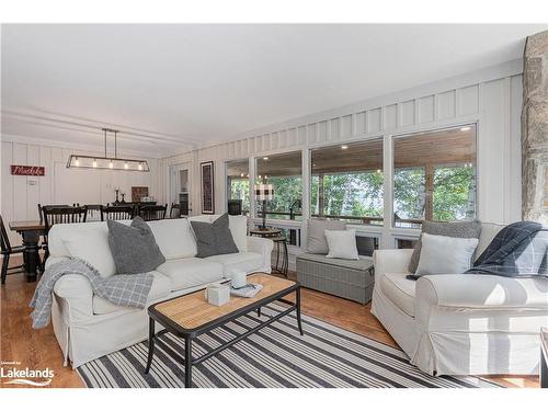 285 Mica Mine Road, Huntsville, ON - Indoor Photo Showing Living Room