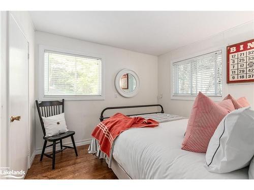 285 Mica Mine Road, Huntsville, ON - Indoor Photo Showing Bedroom