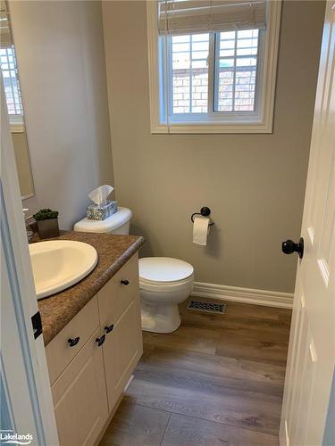 20 Connor Avenue, Collingwood, ON - Indoor Photo Showing Bathroom