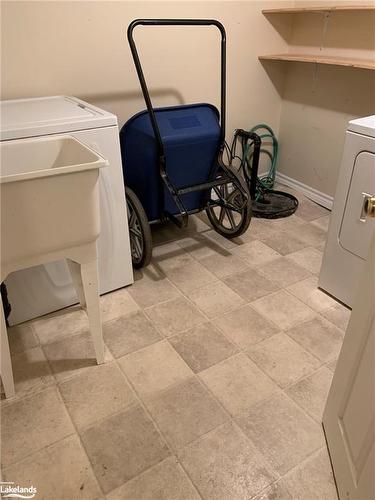 20 Connor Avenue, Collingwood, ON - Indoor Photo Showing Laundry Room