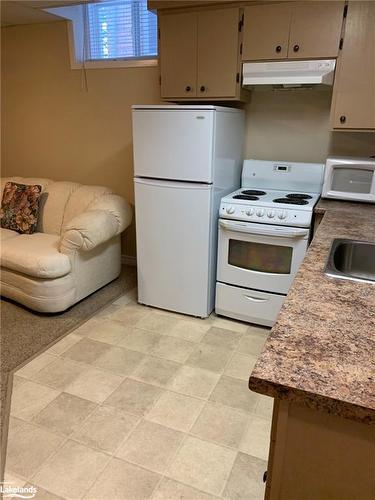 20 Connor Avenue, Collingwood, ON - Indoor Photo Showing Kitchen