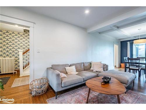 182 Herkimer Street, Hamilton, ON - Indoor Photo Showing Living Room