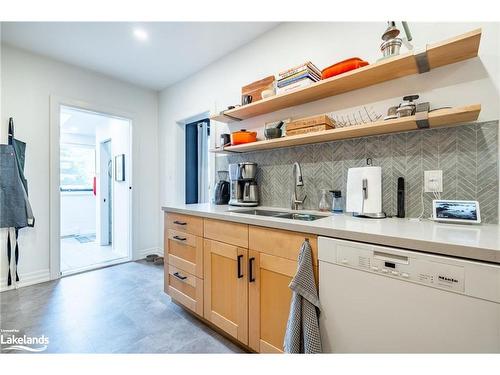 182 Herkimer Street, Hamilton, ON - Indoor Photo Showing Kitchen With Double Sink