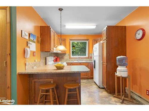 18 Meharg Drive, Mckellar, ON - Indoor Photo Showing Kitchen