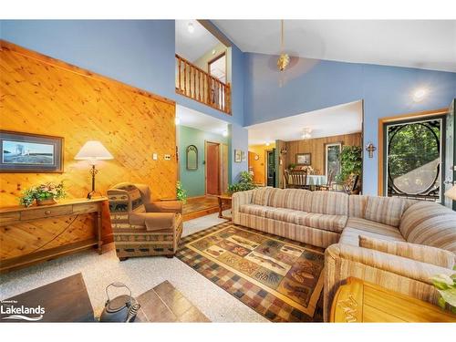 18 Meharg Drive, Mckellar, ON - Indoor Photo Showing Living Room