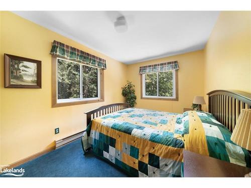 18 Meharg Drive, Mckellar, ON - Indoor Photo Showing Bedroom